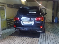   Lexus LX570.